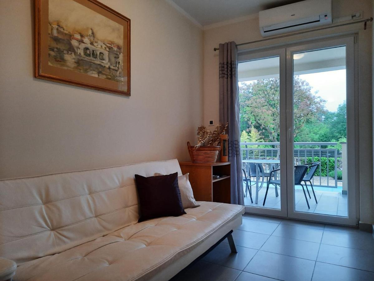 Apartmani Ivica Krk Town Exterior photo