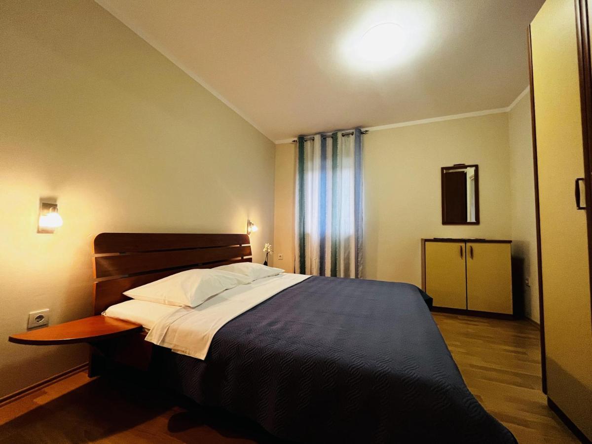 Apartmani Ivica Krk Town Exterior photo