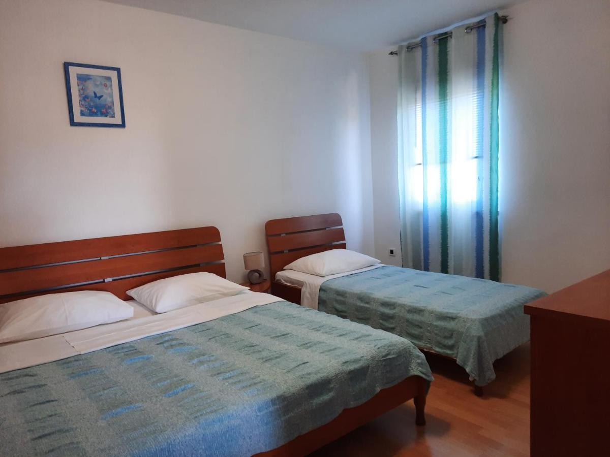 Apartmani Ivica Krk Town Exterior photo