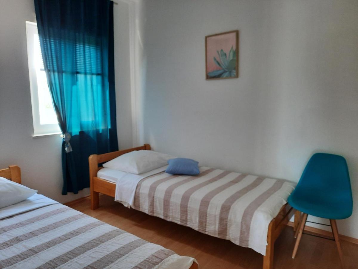 Apartmani Ivica Krk Town Exterior photo