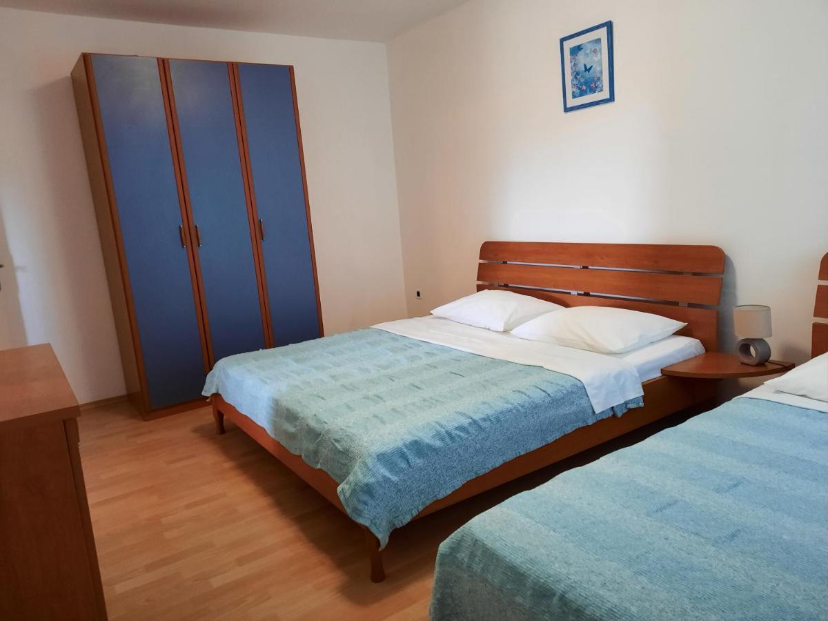 Apartmani Ivica Krk Town Exterior photo