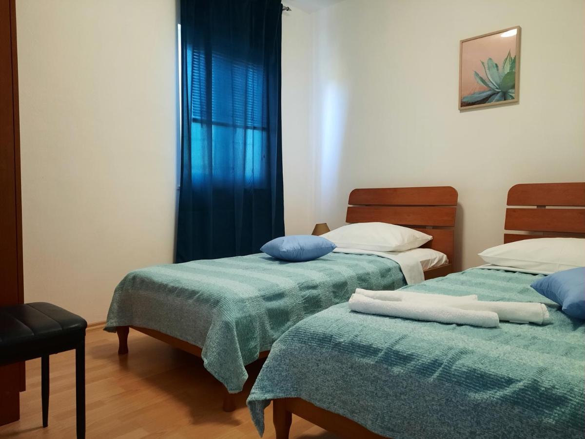 Apartmani Ivica Krk Town Exterior photo