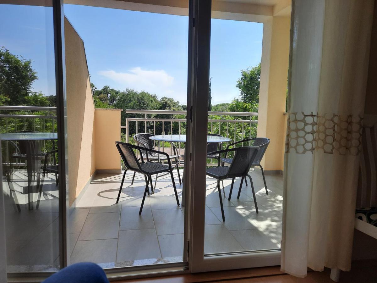 Apartmani Ivica Krk Town Exterior photo